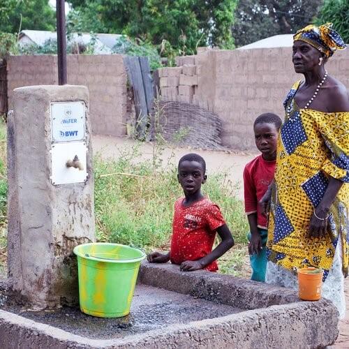 Podderzhka_skvazhin_v_Afrike3.jpg Podderzhka_skvazhin_v_Afrike3.jpg